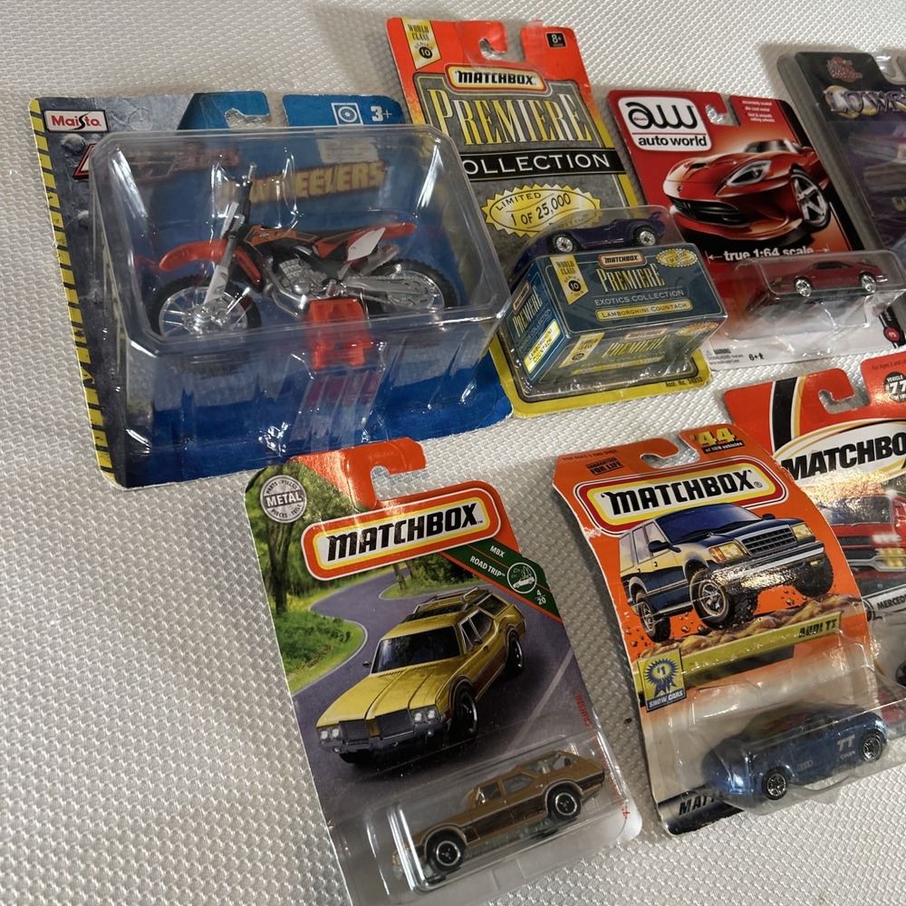 8x Matchbox Auto World Maisto Lowriders Diecast Lot New on Card 1:64 Cars - Picture 4 of 16